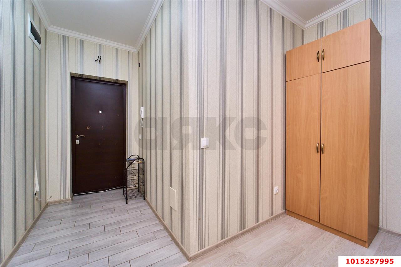 Фото №7: 1-комнатная квартира 49 м² - Краснодар, имени Маршала Жукова, ул. Александра Покрышкина, 2/2