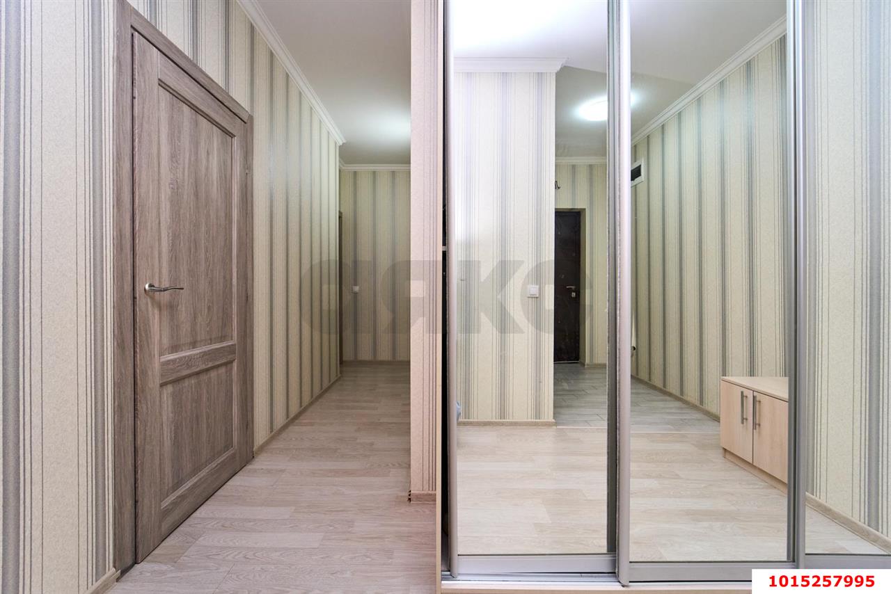 Фото №5: 1-комнатная квартира 49 м² - Краснодар, имени Маршала Жукова, ул. Александра Покрышкина, 2/2