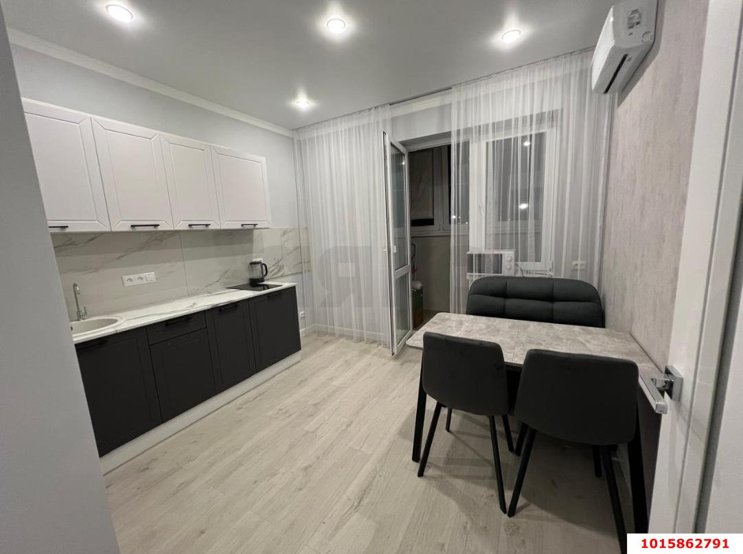 Фото №1: 1-комнатная квартира 38 м² - Краснодар, жилой комплекс Нeo-квартал Красная Площадь, ул. им. Мурата Ахеджака, 12