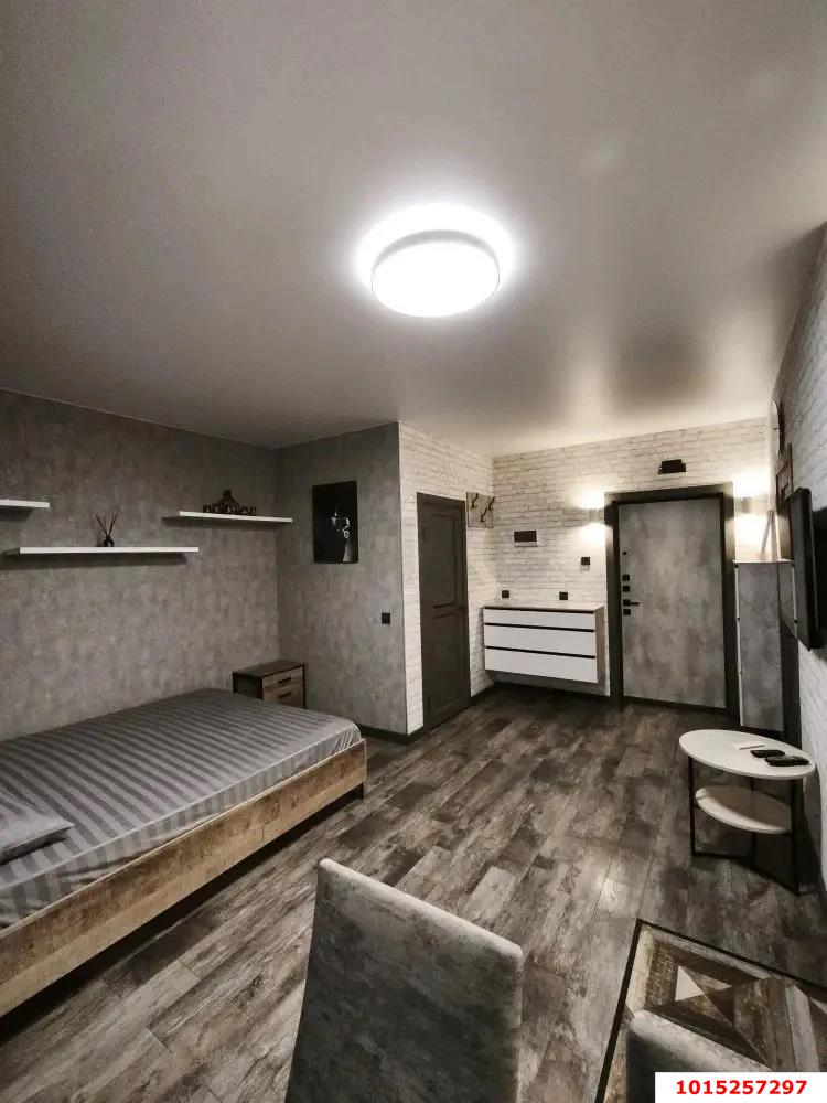 Фото №1: 1-комнатная квартира 37 м² - Краснодар, жилой комплекс Альпы, ул. Командорская, 6