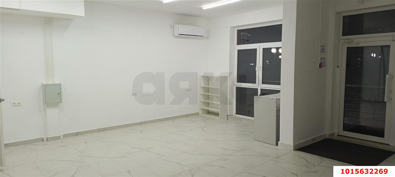 Фото №2: Офисное помещение 39 м² - Краснодар, жилой комплекс Премьера, ул. Автолюбителей, 1/7к2