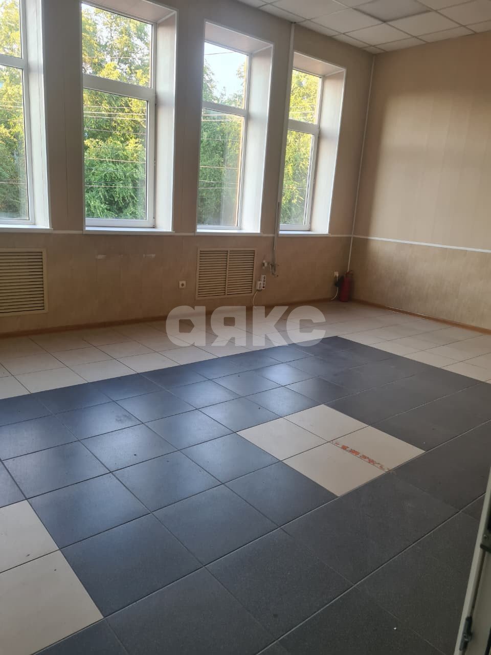 Фото №1: Коммерция 20 м² - Ростов-на-Дону, Мирный, ул. Казахская, 141/1