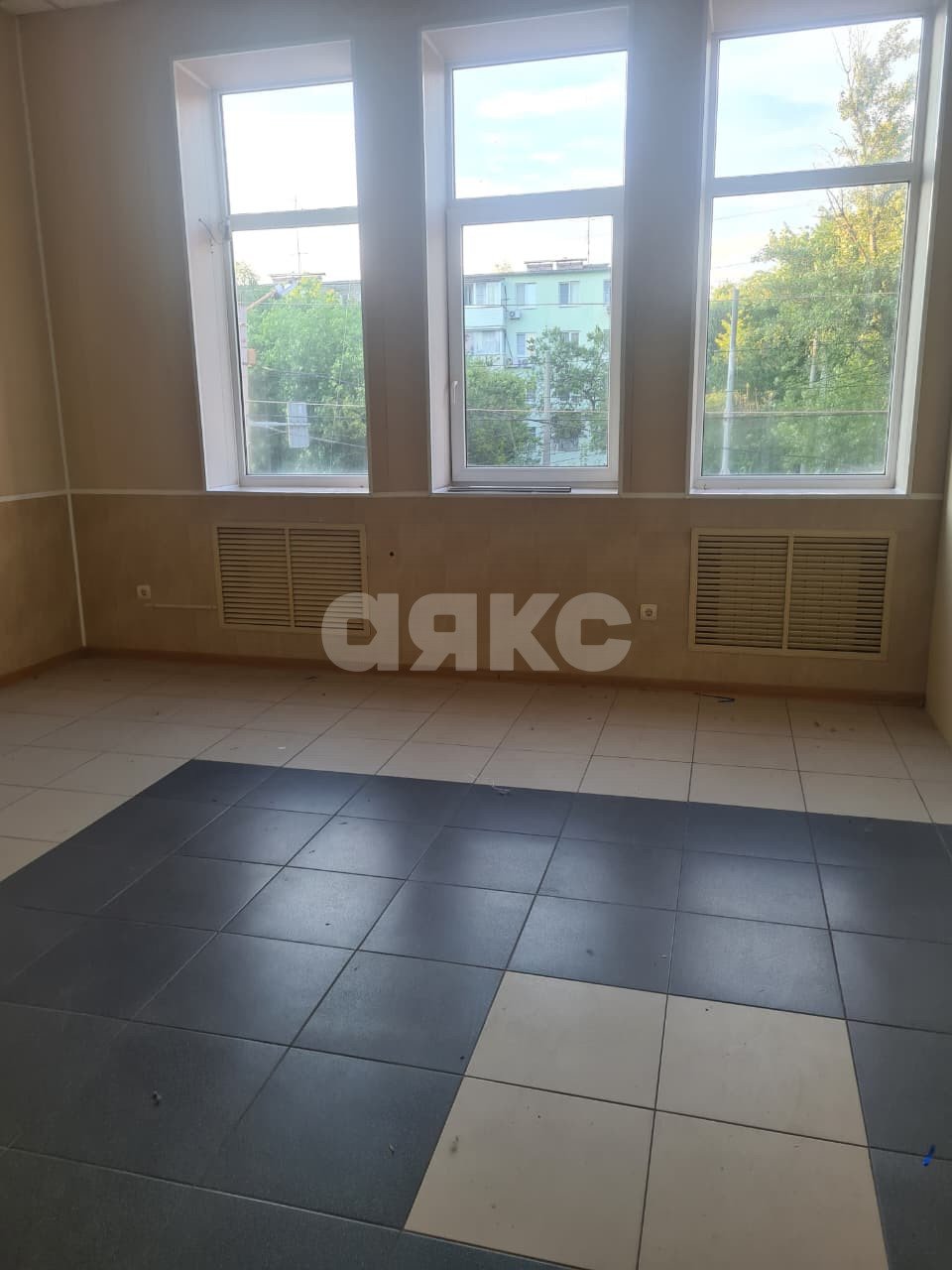 Фото №3: Коммерция 20 м² - Ростов-на-Дону, Мирный, ул. Казахская, 141/1