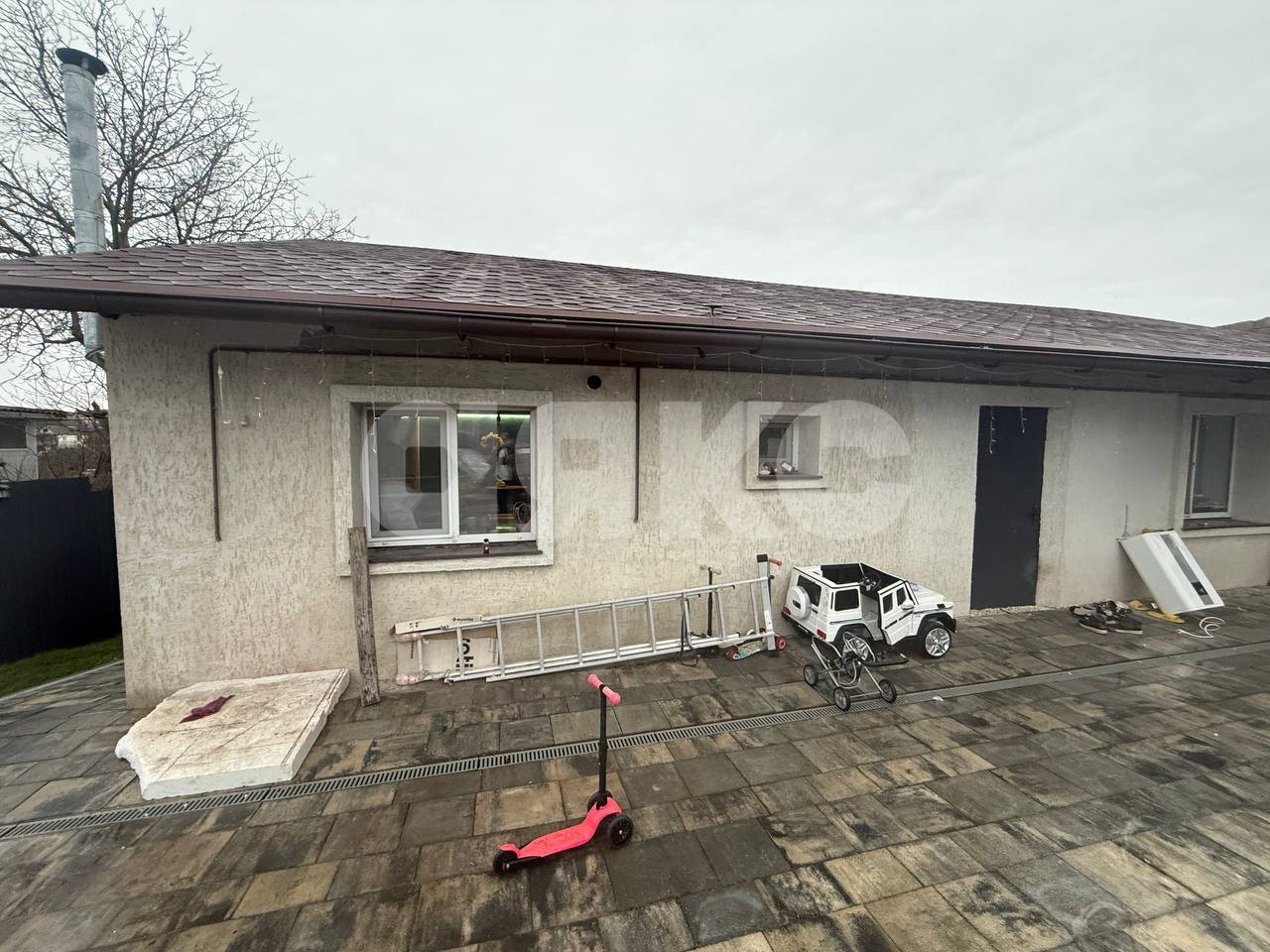 Фото №12: Дом 120 м² + 6 сот. - Мариуполь, Жовтневый, ул. Административная площадь