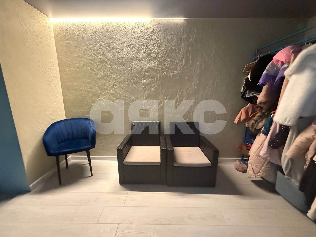 Фото №4: Дом 120 м² + 6 сот. - Мариуполь, Жовтневый, ул. Административная площадь