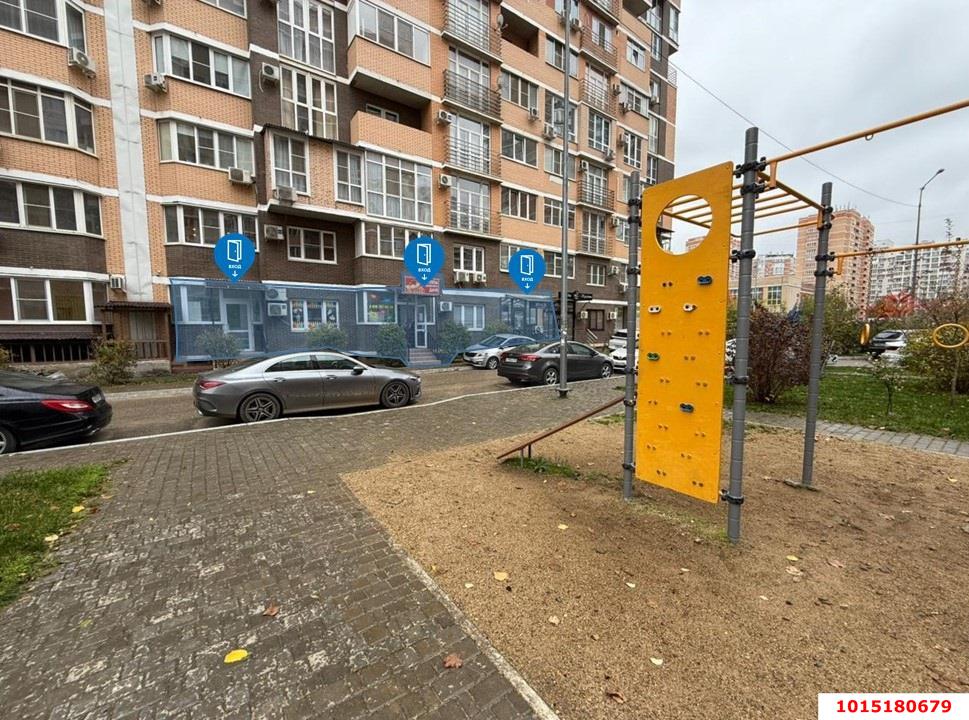 Фото №1: Торговое помещение 249 м² - Краснодар, Солнечный, ул. Архитектора Петина, 18/2