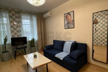 Фото №1: 2-комнатная квартира 32 м² - Краснодар, мкр. Центральный, ул. Чкалова, 118