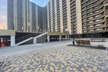 Фото №1: 1-комнатная квартира 43 м² - Краснодар, мкр. Молодёжный, ул. Дубравная, 1