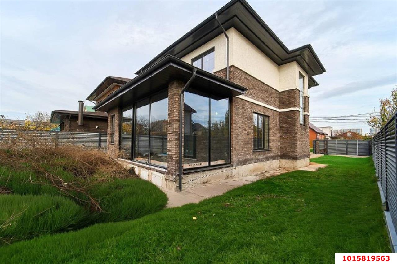 Фото №1: Дом 200 м² + 6 сот. - Краснодар, Прикубанский внутригородской округ, Калинино, мкр. Завод Радиоизмерительных Приборов, ул. 1 Мая, 317