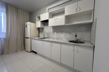 Фото №1: 1-комнатная квартира 40 м² - Краснодар, мкр. имени Петра Метальникова, ул. Григория Пономаренко, 43