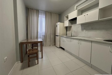 Фото №2: 1-комнатная квартира 40 м² - Краснодар, мкр. имени Петра Метальникова, ул. Григория Пономаренко, 43