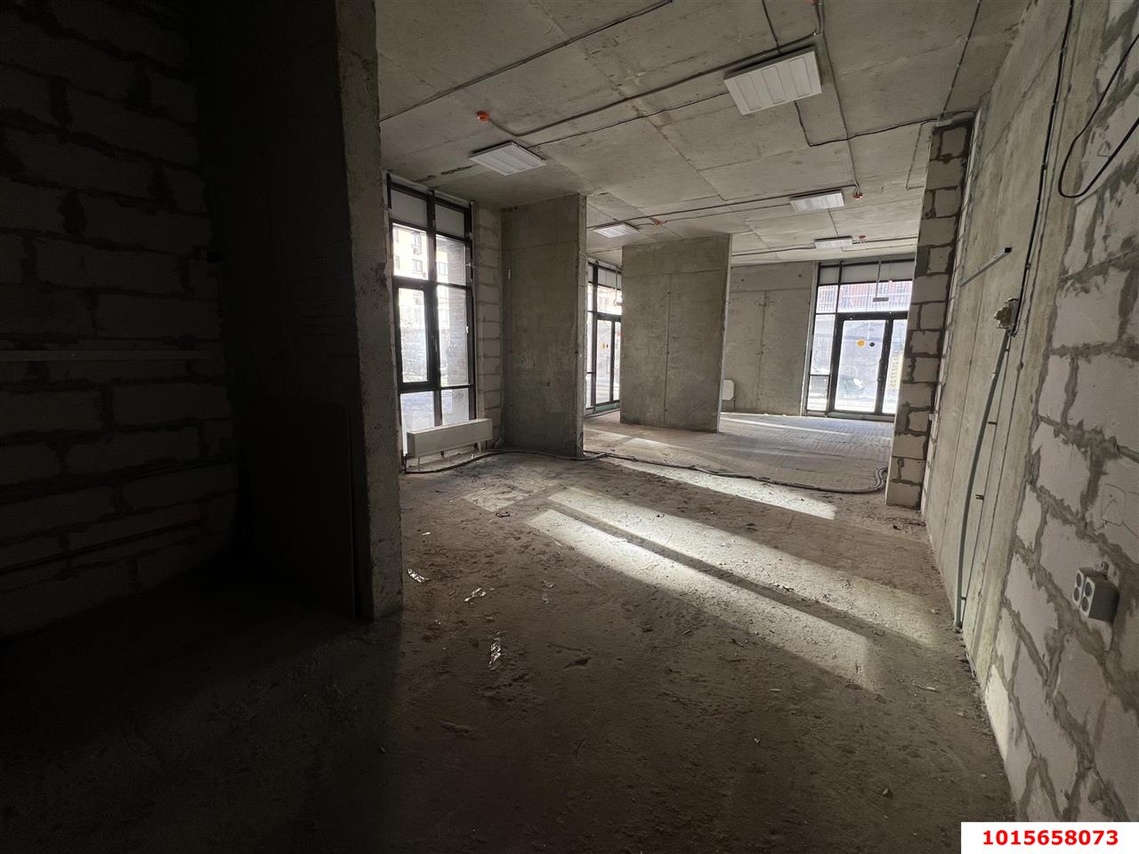 Фото №6: Коммерция 77 м² - Краснодар, Прикубанский внутригородской округ, мкр. жилой комплекс Самолёт-2, ул. Западный Обход, 57к3