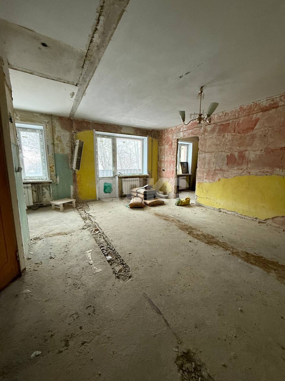 Фото №1: 3-комнатная квартира 55 м², 2/5 эт. - Мариуполь, р. Жовтневый, ул. Энгельса, 32