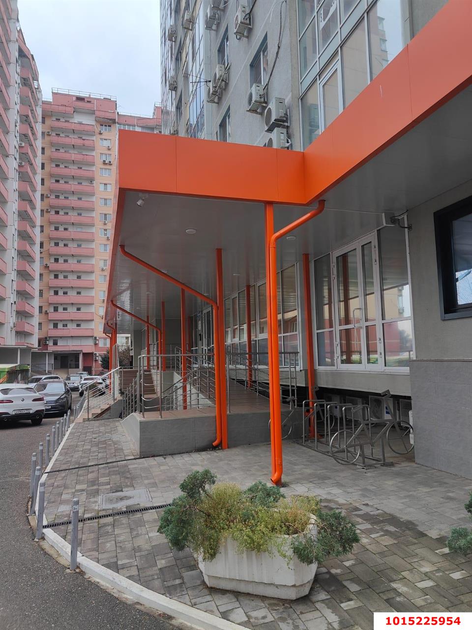 Фото №2: Коммерция 272 м² - Краснодар, Прикубанский внутригородской округ, Отделение № 1 совхоза Солнечный, мкр. Фестивальный, ул. Новицкого, 2/5