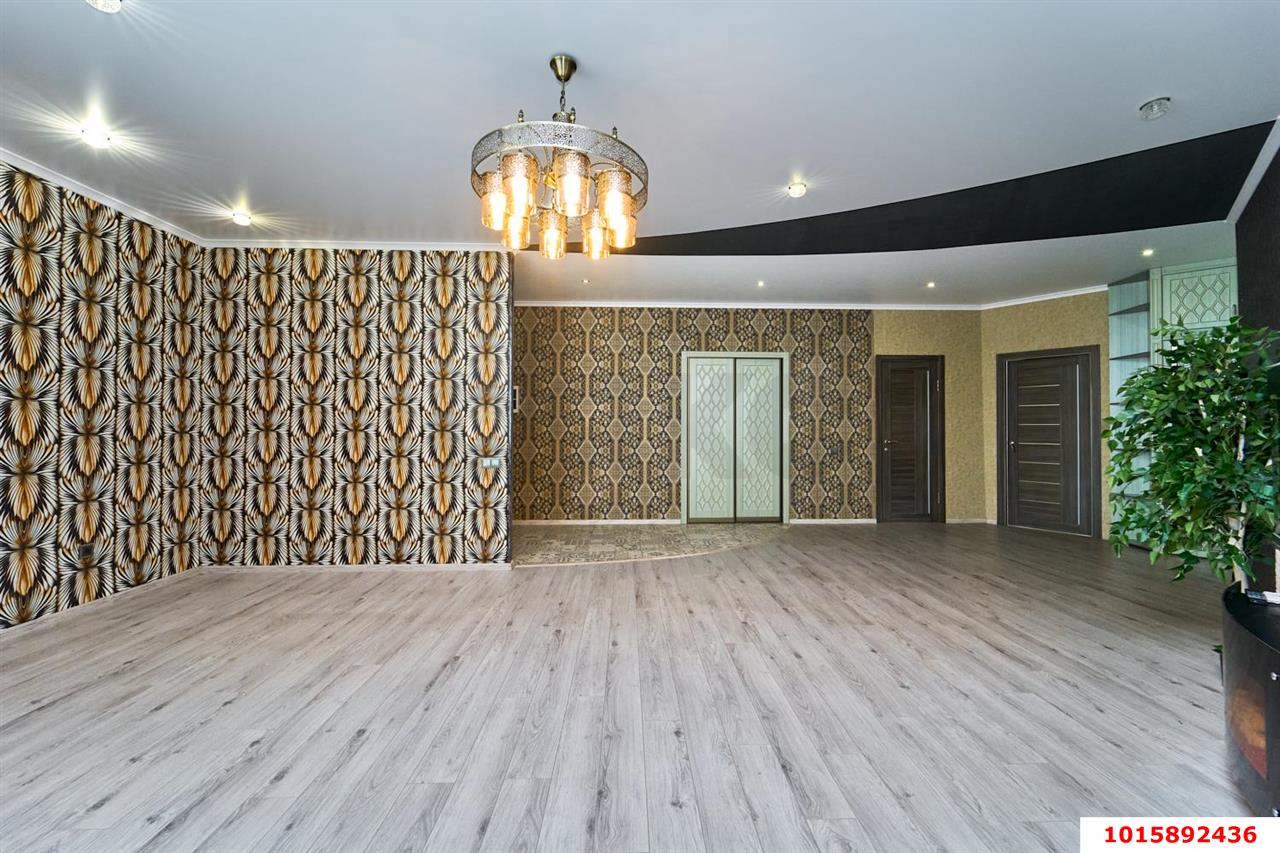 Фото №10: 3-комнатная квартира 127 м² - Краснодар, Черёмушки, ЖК Черёмушки, Центральный внутригородской округ, мкр. жилой комплекс Черёмушки, ул. Кубанская, 45к1