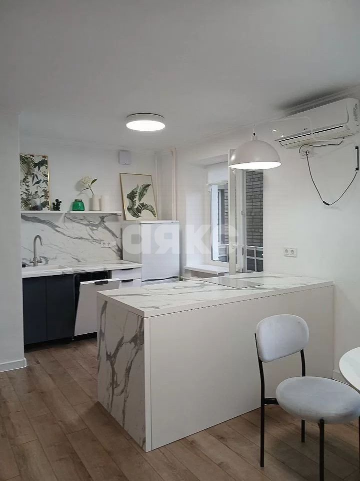 Фото №1: 2-комнатная квартира 64 м² - Ростов-на-Дону, Нахичевань, ул. 18-я Линия, 67