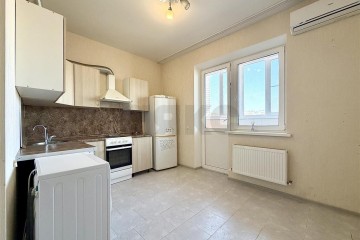 Фото №1: 2-комнатная квартира 69 м² - Краснодар, мкр. Западный внутригородской округ, ул. Фёдора Лузана, 23