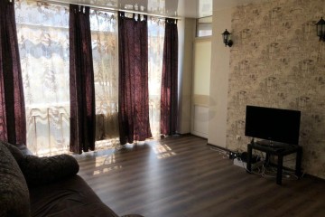 Фото №1: 2-комнатная квартира 85 м² - Краснодар, мкр. Юбилейный, ул. Думенко, 21