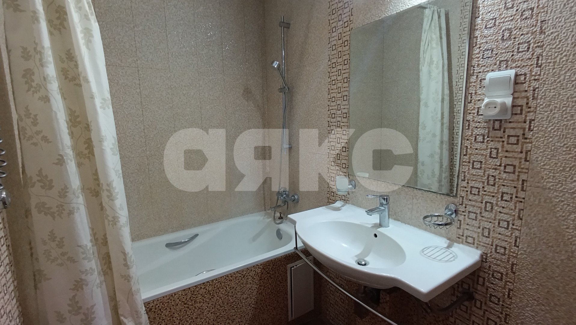 Фото №9: 1-комнатная квартира 48 м² - Горячий Ключ, Администрация, ул. Ленина, 211В