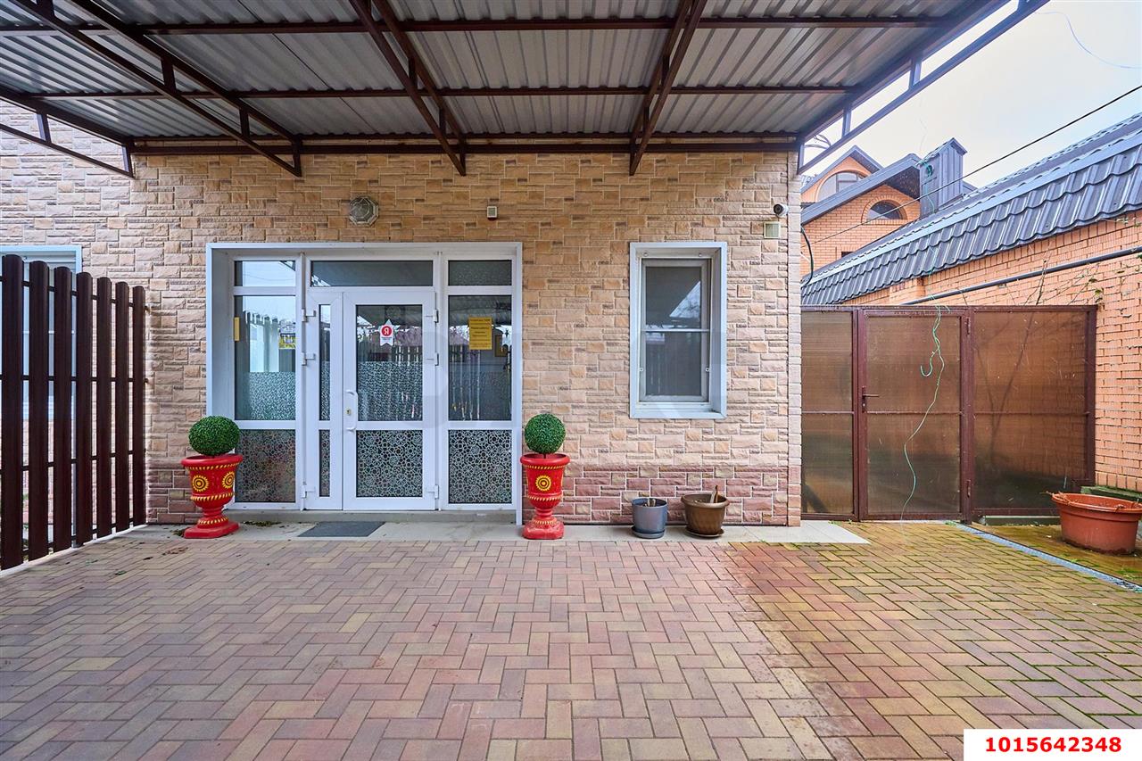 Фото №1: Дом 184 м² + 5.93 сот. - Краснодар, Прикубанский внутригородской округ, мкр. Славянский, ул. имени Баумана, 8