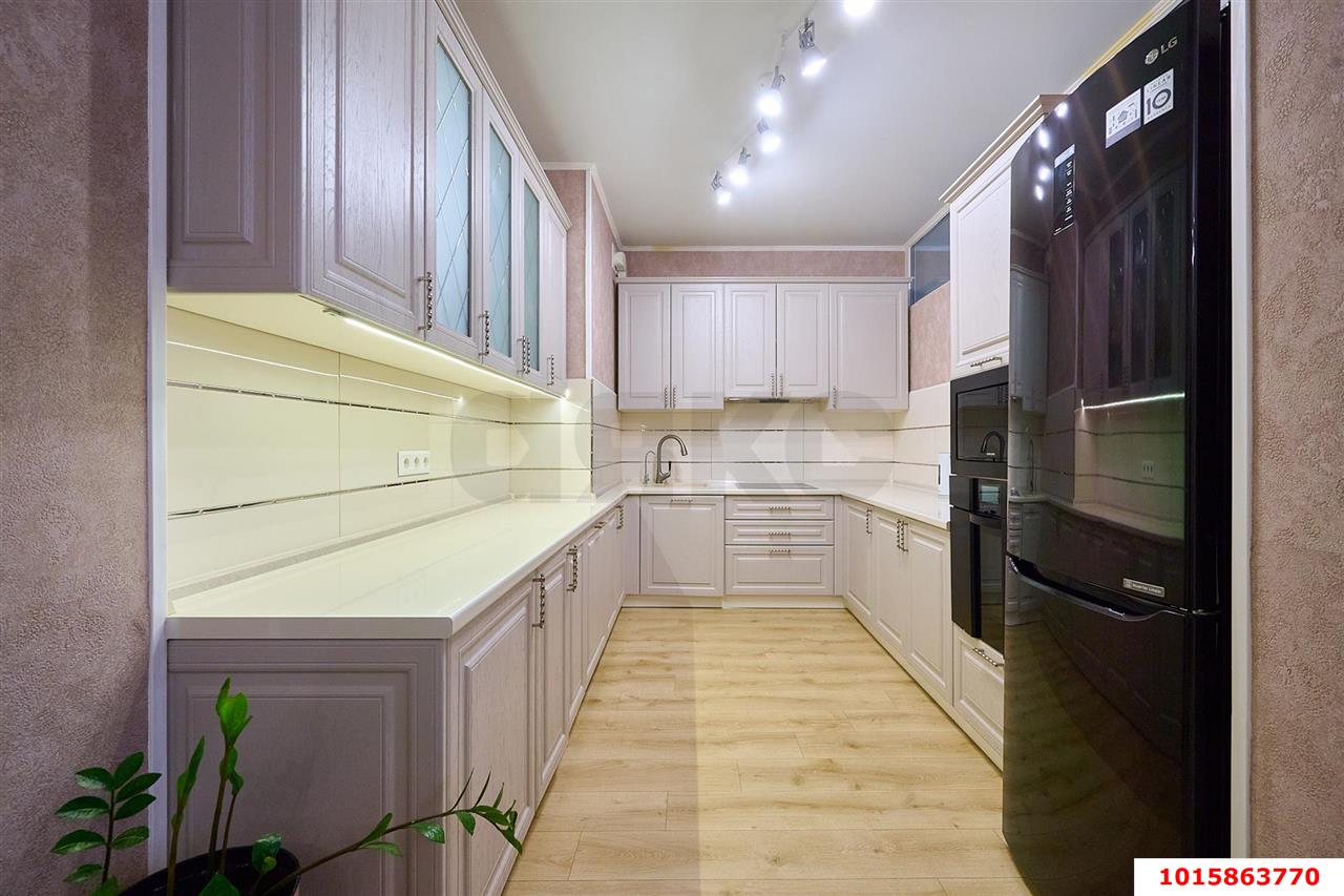 Фото №7: 2-комнатная квартира 76 м² - Краснодар, ЖК Октябрьский, жилой комплекс Центральный, Центральный внутригородской округ, Западный внутригородской округ, мкр. Центральный, ул. Октябрьская, 181/2