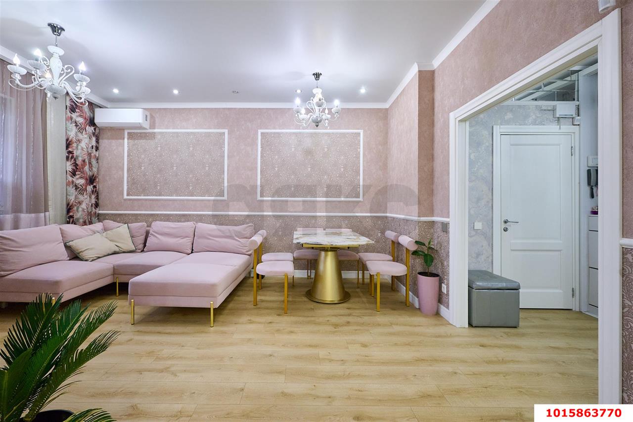 Фото №1: 2-комнатная квартира 76 м² - Краснодар, ЖК Октябрьский, жилой комплекс Центральный, Центральный внутригородской округ, Западный внутригородской округ, мкр. Центральный, ул. Октябрьская, 181/2