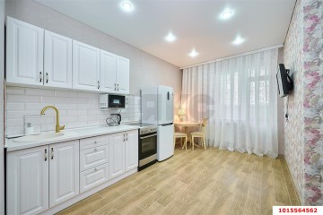 Фото №1: 1-комнатная квартира 38 м² - Краснодар, мкр. Карасунский внутригородской округ, ул. имени Снесарева, 17/1к2