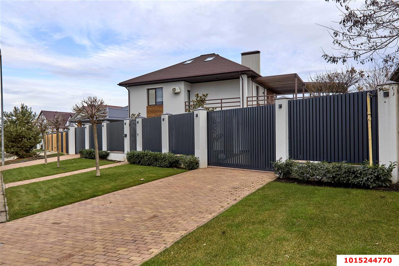 Фото №1: Дом 421 м² + 11 сот. - Краснодар, Прикубанский внутригородской округ, п. коттеджный  Зелёная Долина, пр-кт Римский, 4