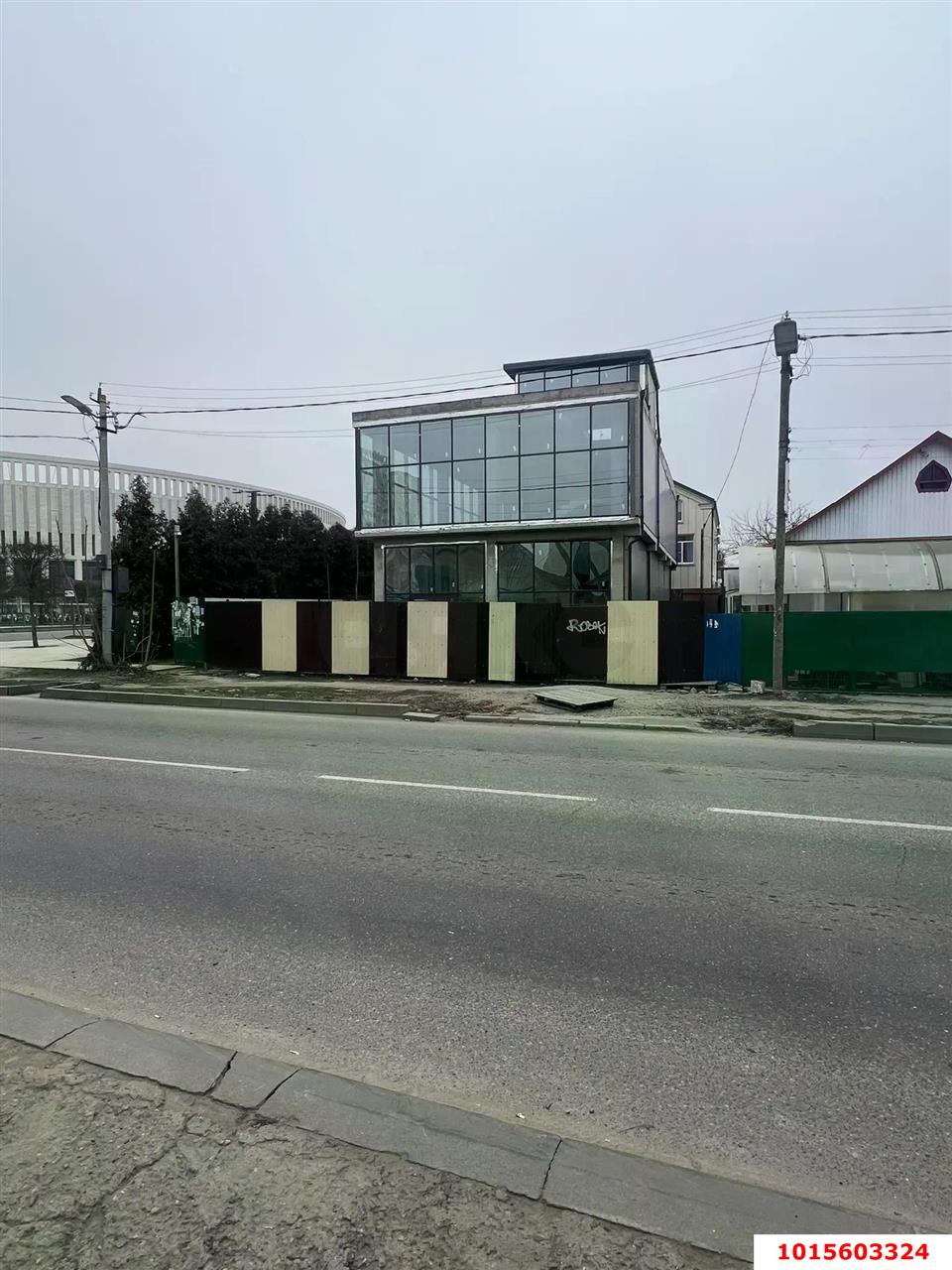 Фото №1: Торговое помещение 404 м² - Краснодар, Табачная Фабрика, ул. имени Жлобы, 106