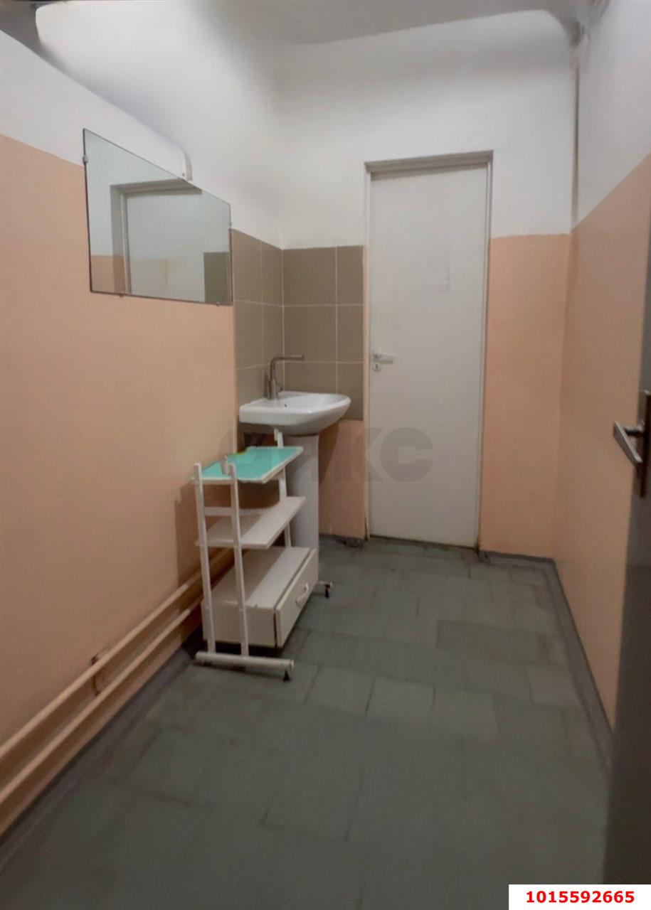 Фото №12: Коммерция 20 м² - Краснодар, Западный внутригородской округ, мкр. Юбилейный, пр-кт Чекистов, 4