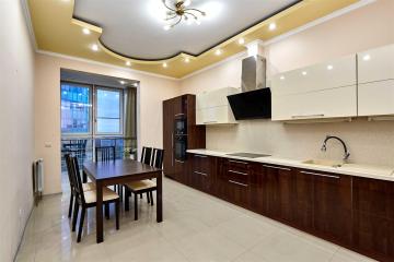 Фото №1: 2-комнатная квартира 82 м² - Краснодар, мкр. Центральный, ул. Кубанская набережная, 37/11