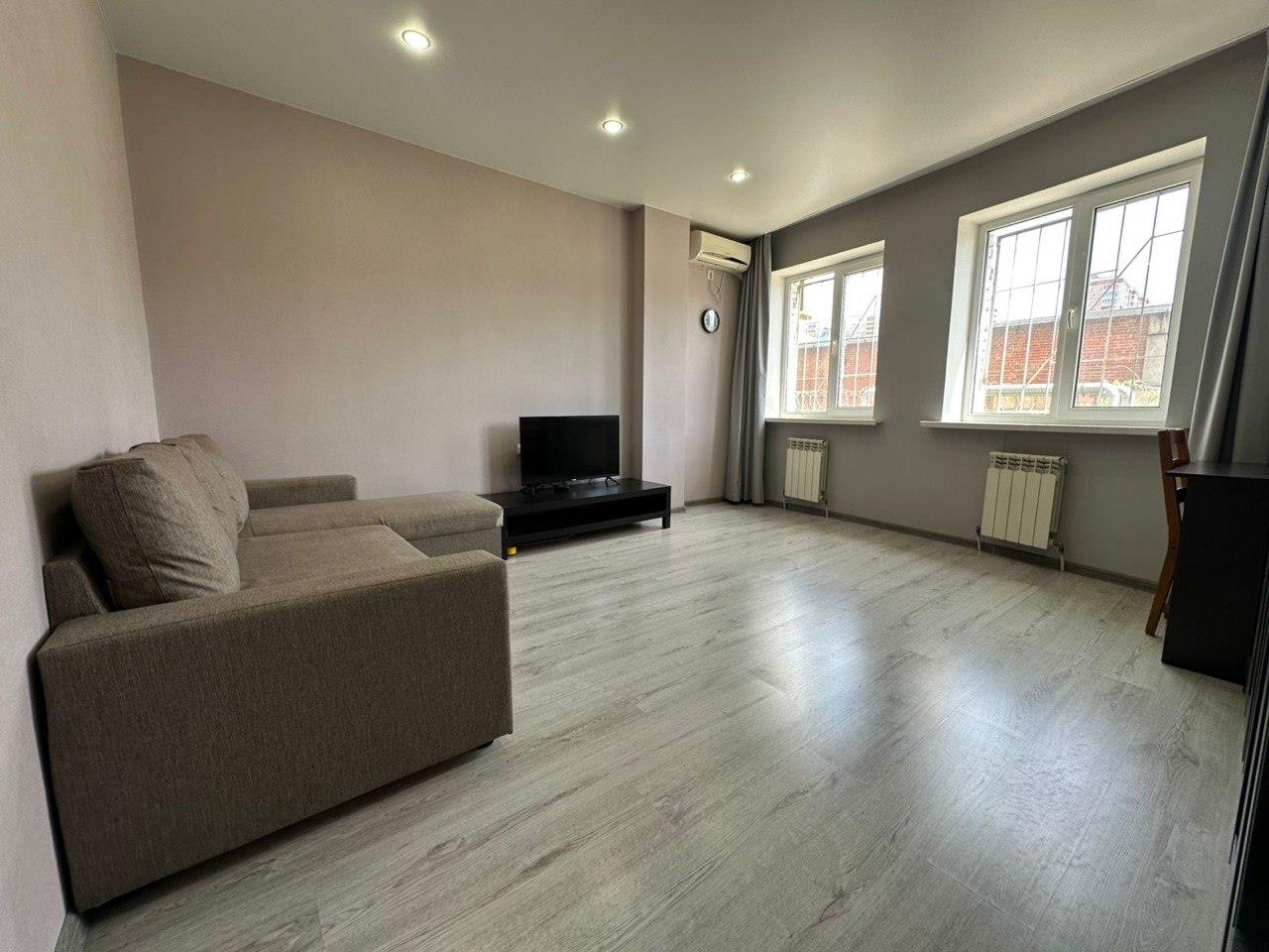 Фото №1: 1-комнатная квартира 44 м² - Краснодар, Западный внутригородской округ, мкр. Фестивальный, ул. Монтажников, 14/1