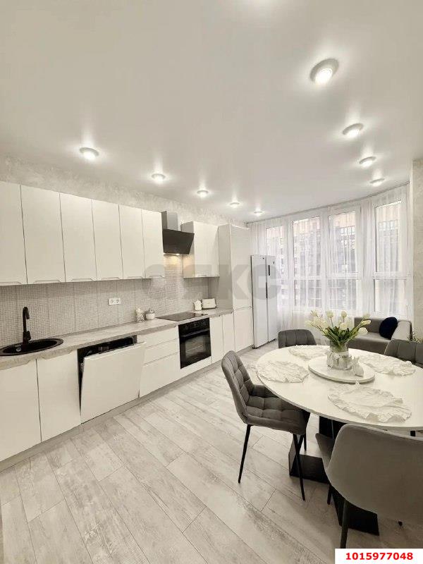 Фото №1: 2-комнатная квартира 51 м² - Краснодар, Прикубанский внутригородской округ, мкр. Губернский, ул. имени Героя Николая Шевелёва, 3/1