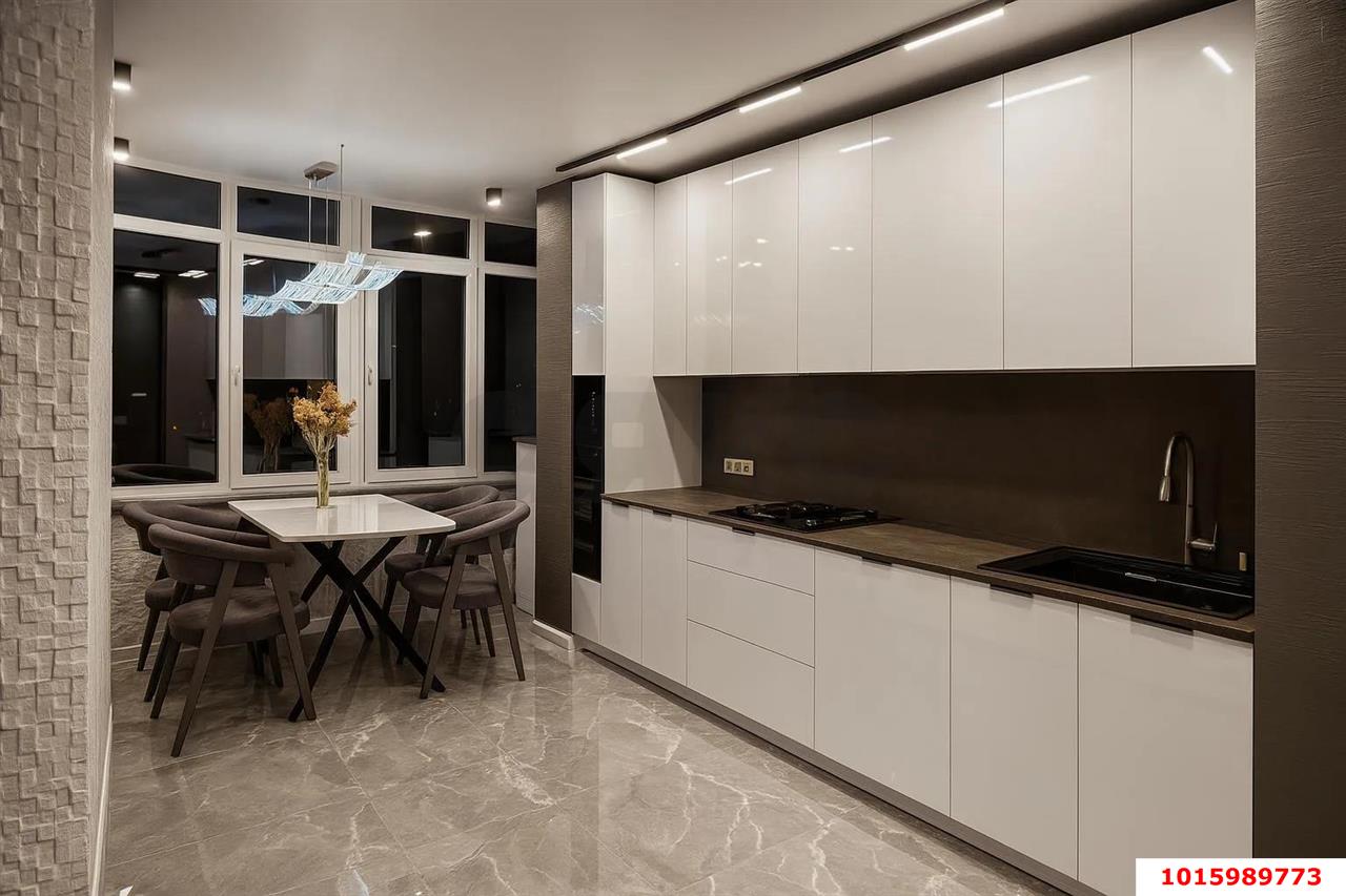 Фото №5: 3-комнатная квартира 100 м² - Краснодар, Западный внутригородской округ, жилой комплекс Новый Город, мкр. Юбилейный, ул. 70-летия Октября, 17