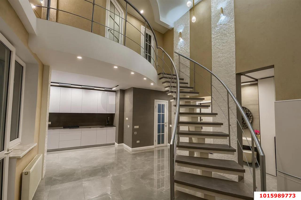 Фото №1: 3-комнатная квартира 100 м² - Краснодар, Западный внутригородской округ, жилой комплекс Новый Город, мкр. Юбилейный, ул. 70-летия Октября, 17