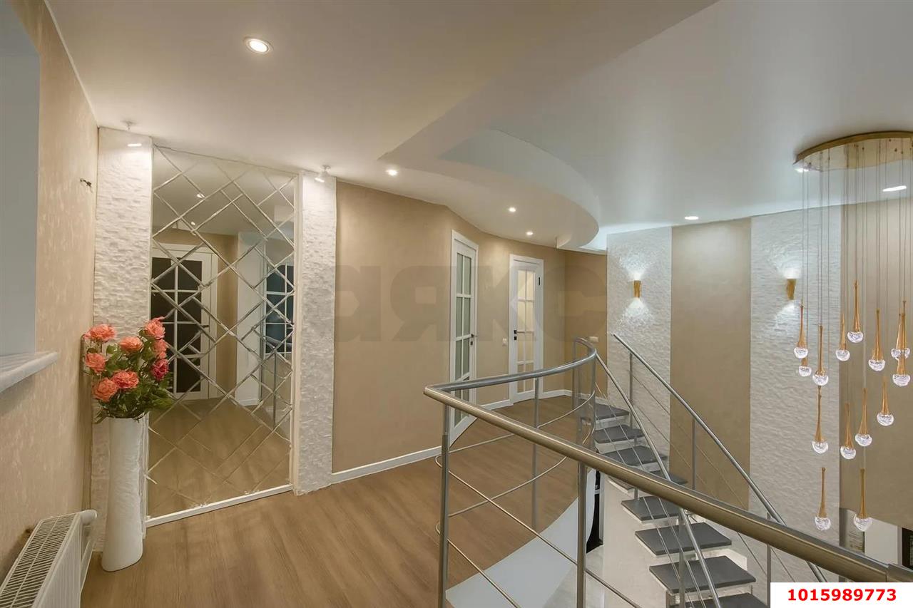 Фото №4: 3-комнатная квартира 100 м² - Краснодар, Западный внутригородской округ, жилой комплекс Новый Город, мкр. Юбилейный, ул. 70-летия Октября, 17