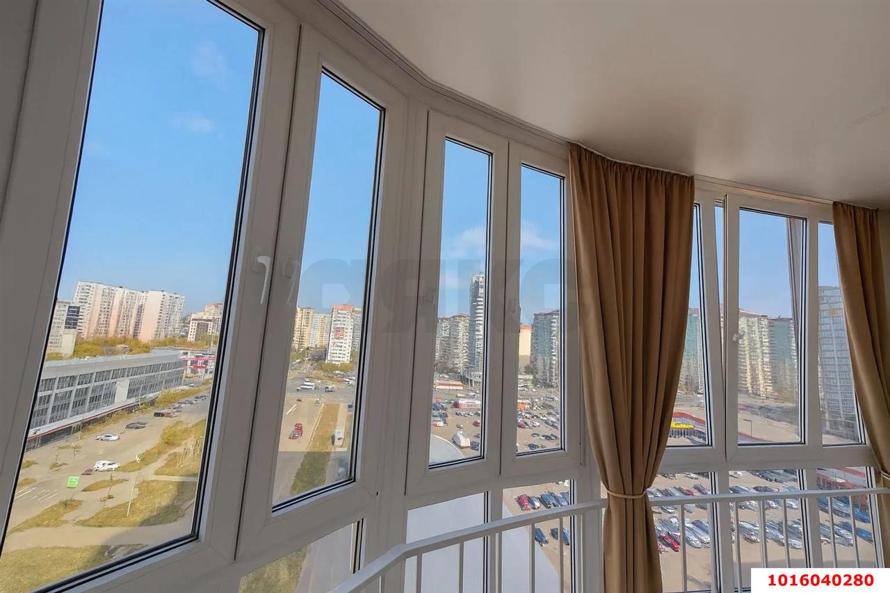 Фото №9: 2-комнатная квартира 77 м² - Краснодар, ЖК Керченский, Прикубанский внутригородской округ, Панорама, мкр. жилой комплекс Керченский, ул. им. Героя Сарабеева В.И., 5к1