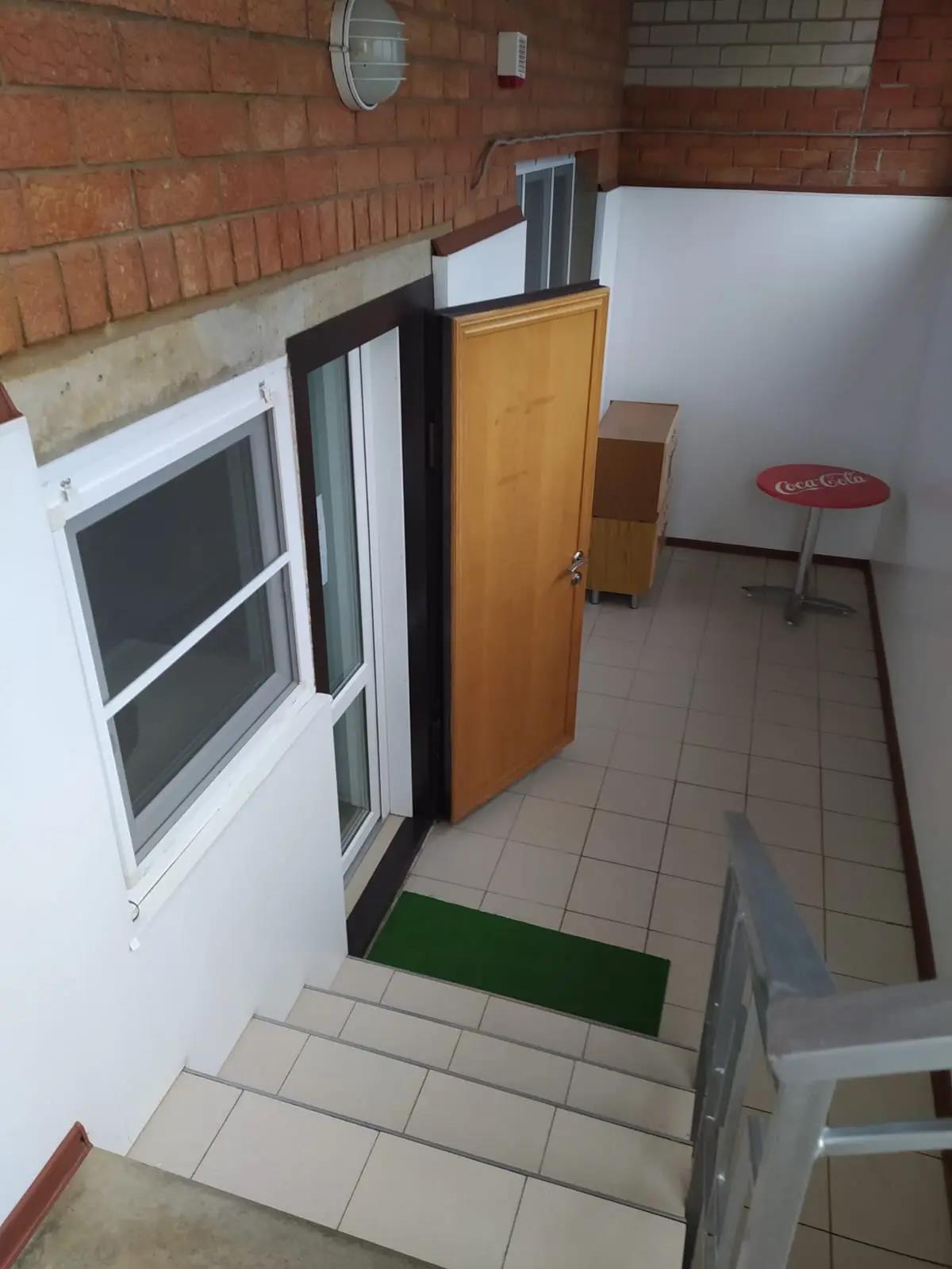 Фото №5: Коммерция 160 м² - Каневская, ул. Азовская, 75