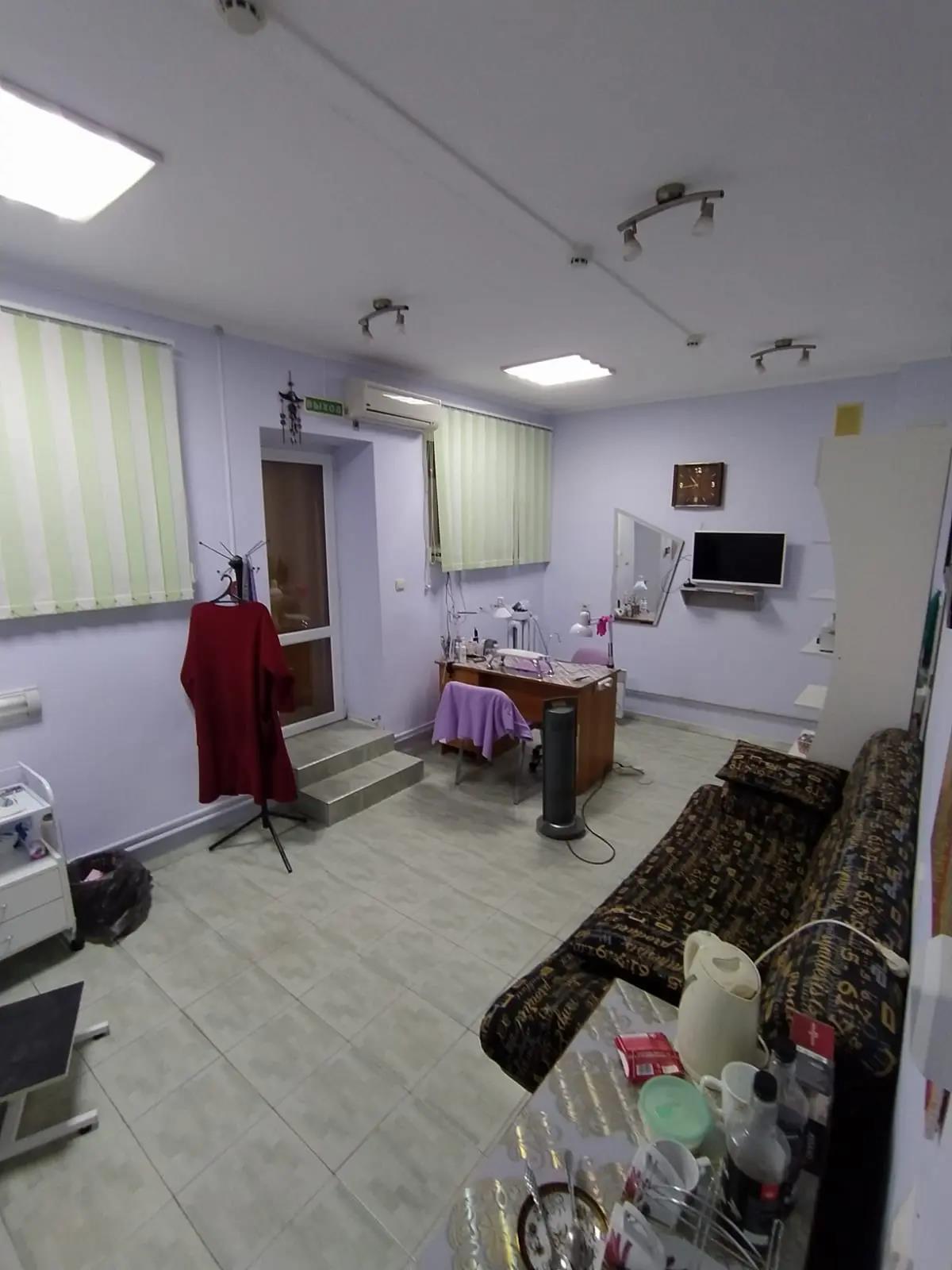 Фото №8: Коммерция 160 м² - Каневская, ул. Азовская, 75