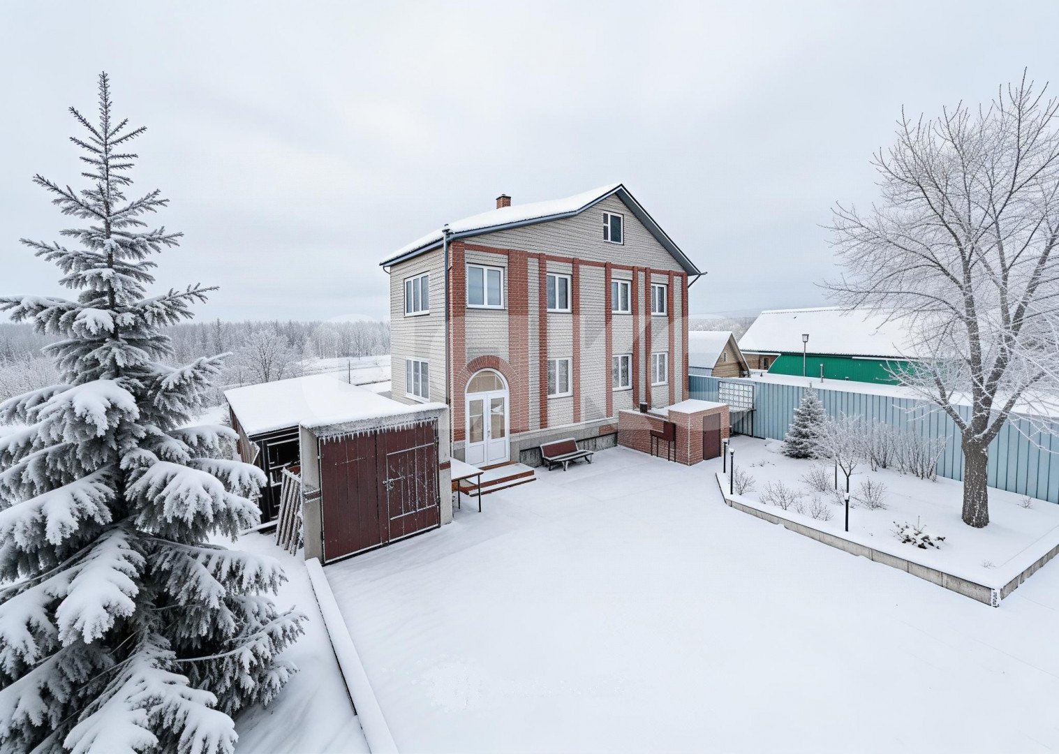 Фото №1: Дом 205 м² + 40 сот. - Керекес, ул. Центральная, 10