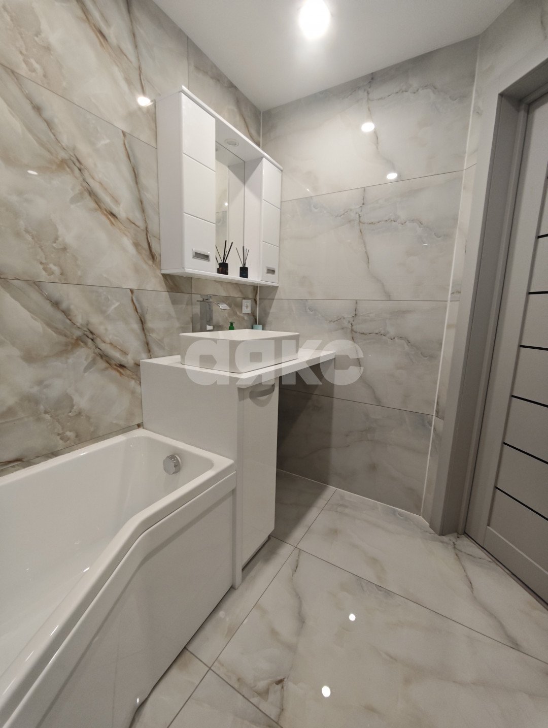 Фото №13: 1-комнатная квартира 30 м² - Мариуполь, р. Приморский, пр-кт Нахимова, 98