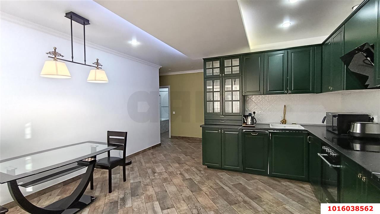 Фото №1: 2-комнатная квартира 98 м² - Краснодар, Центральный внутригородской округ, мкр. Завод Измерительных Приборов, ул. Зиповская, 4/3