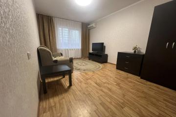 Фото №1: 1-комнатная квартира 42 м² - Краснодар, мкр. Московский, ул. имени Николая Семеновича Котлярова, 16