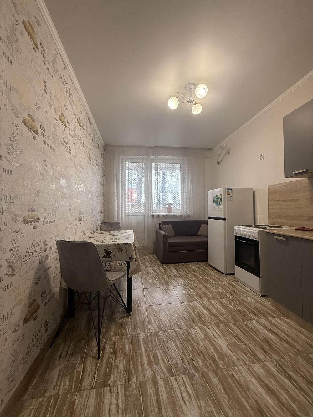 Фото №2: 1-комнатная квартира 37 м² - Краснодар, Центральный внутригородской округ, Покровка, жилой комплекс Покровский, мкр. Центральный, ул. Фабричная, 10