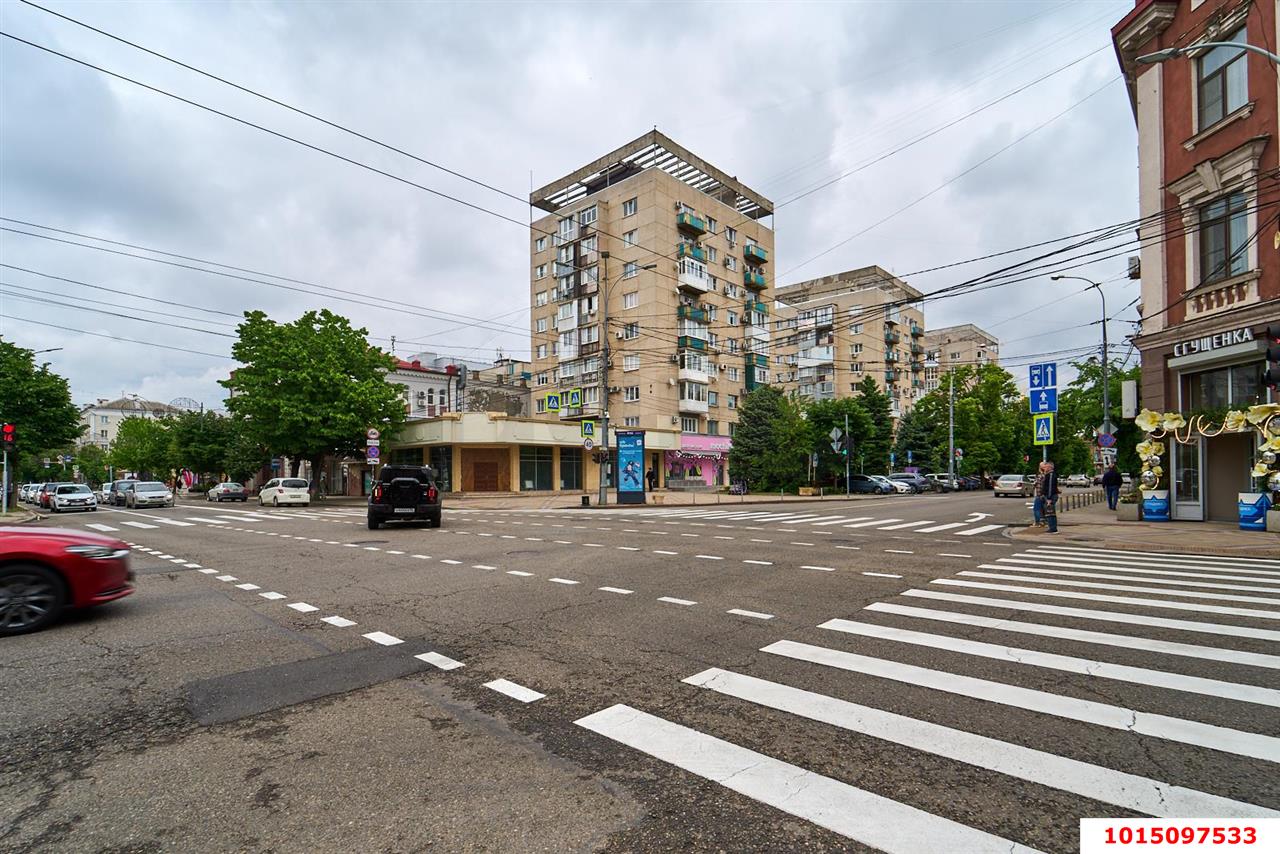 Фото №19: 3-комнатная квартира <span class="whitespace-nowrap">60 м²</span>, <span class="whitespace-nowrap">2/9 эт.</span> - Краснодар, Центральный внутригородской округ, мкр. Центральный, ул. Красная, 40