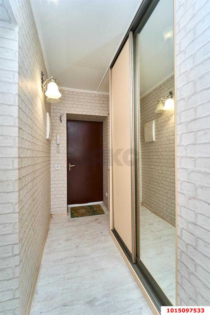 Фото №14: 3-комнатная квартира <span class="whitespace-nowrap">60 м²</span>, <span class="whitespace-nowrap">2/9 эт.</span> - Краснодар, Центральный внутригородской округ, мкр. Центральный, ул. Красная, 40