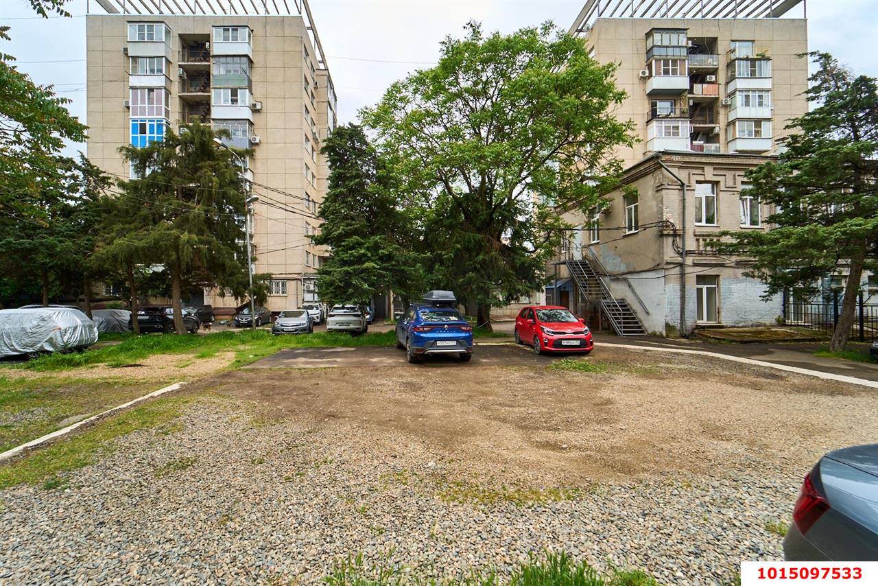 Фото №18: 3-комнатная квартира <span class="whitespace-nowrap">60 м²</span>, <span class="whitespace-nowrap">2/9 эт.</span> - Краснодар, Центральный внутригородской округ, мкр. Центральный, ул. Красная, 40