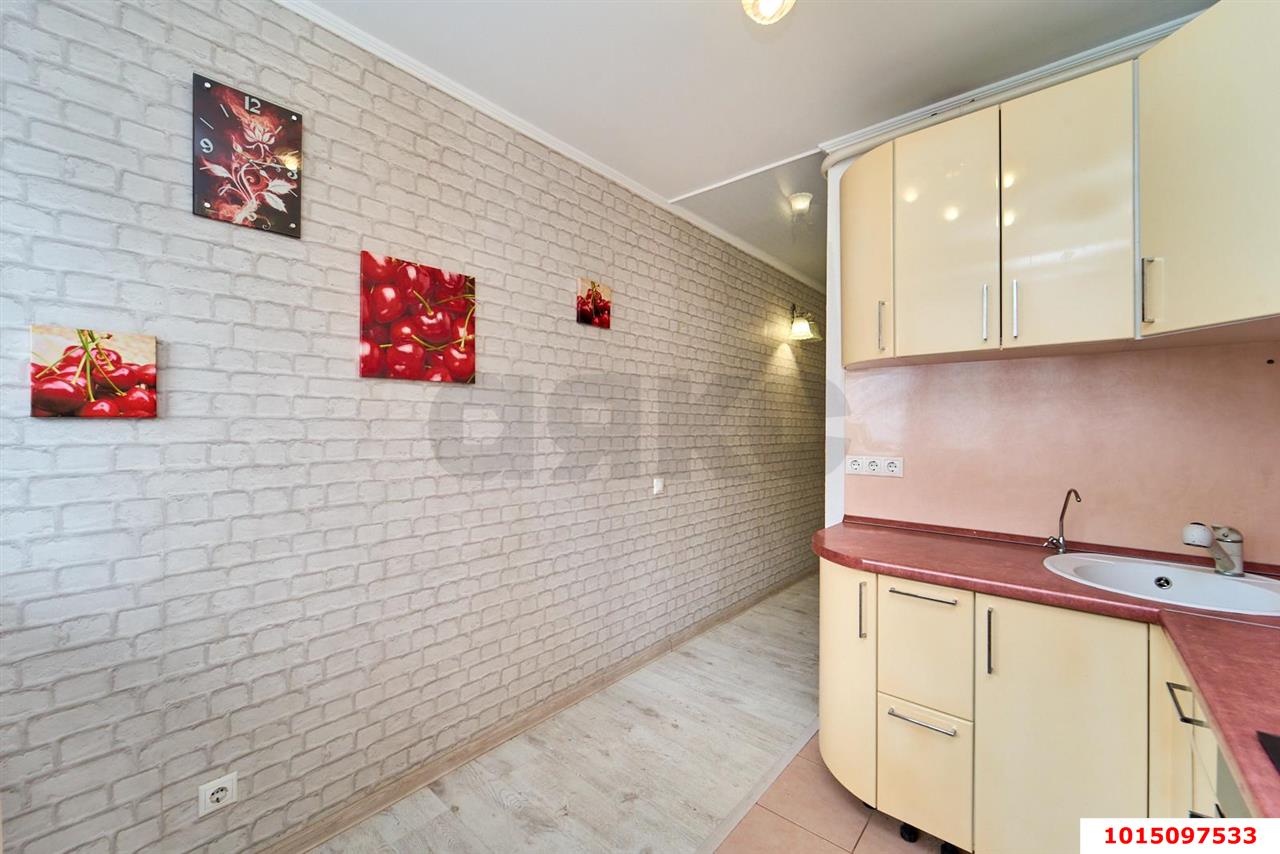 Фото №4: 3-комнатная квартира <span class="whitespace-nowrap">60 м²</span>, <span class="whitespace-nowrap">2/9 эт.</span> - Краснодар, Центральный внутригородской округ, мкр. Центральный, ул. Красная, 40