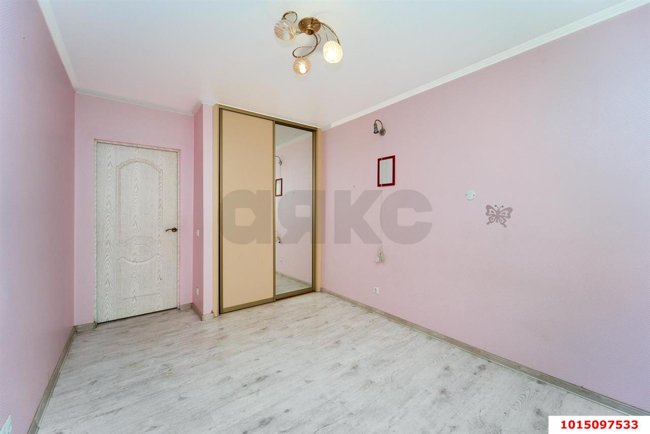 Фото №6: 3-комнатная квартира <span class="whitespace-nowrap">60 м²</span>, <span class="whitespace-nowrap">2/9 эт.</span> - Краснодар, Центральный внутригородской округ, мкр. Центральный, ул. Красная, 40