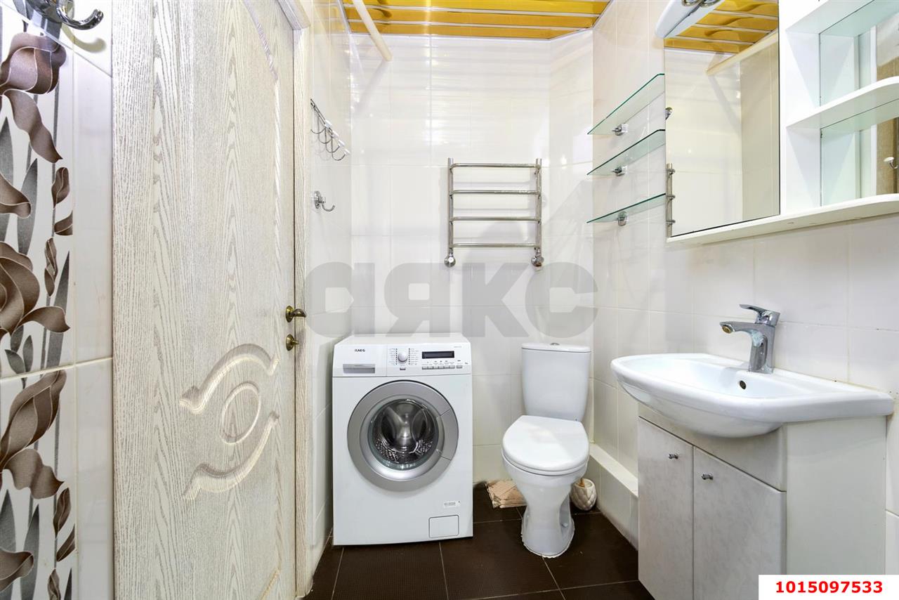 Фото №10: 3-комнатная квартира <span class="whitespace-nowrap">60 м²</span>, <span class="whitespace-nowrap">2/9 эт.</span> - Краснодар, Центральный внутригородской округ, мкр. Центральный, ул. Красная, 40